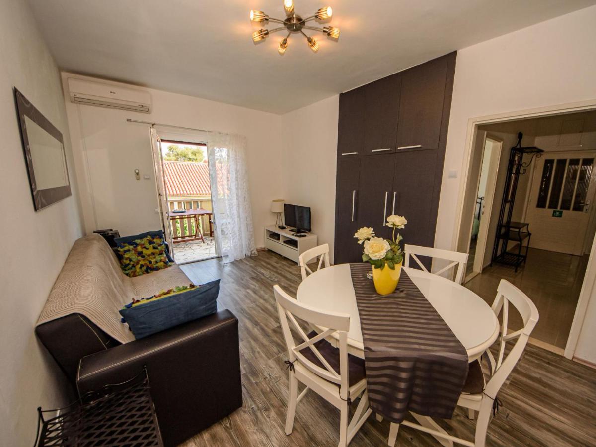 Holiday Home Silvija Supetar Buitenkant foto