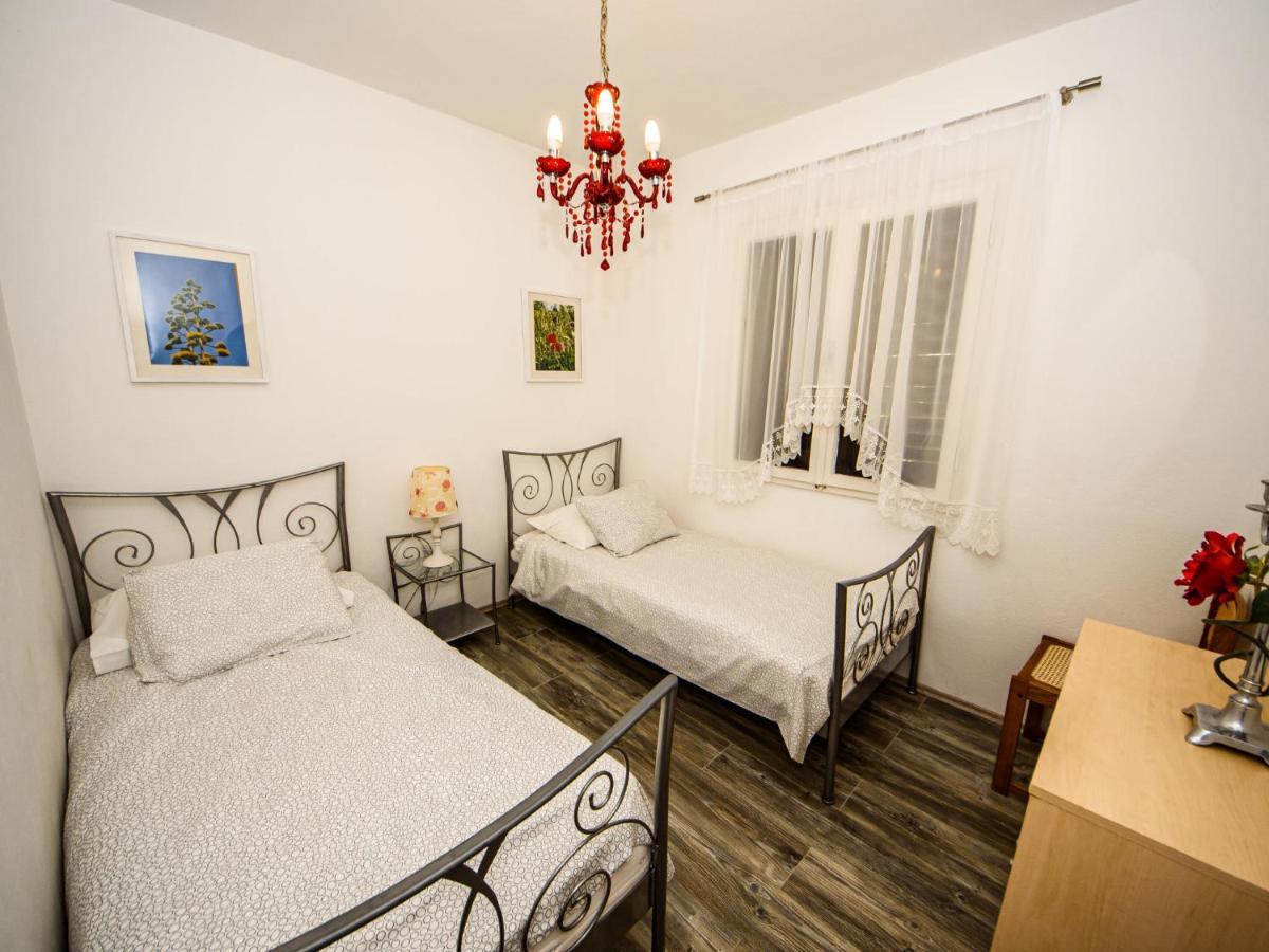 Holiday Home Silvija Supetar Buitenkant foto